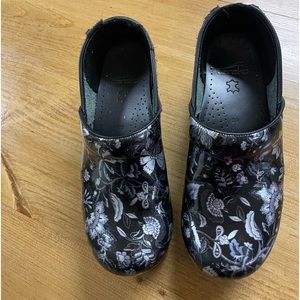 Dansko Professional Closed Clogs